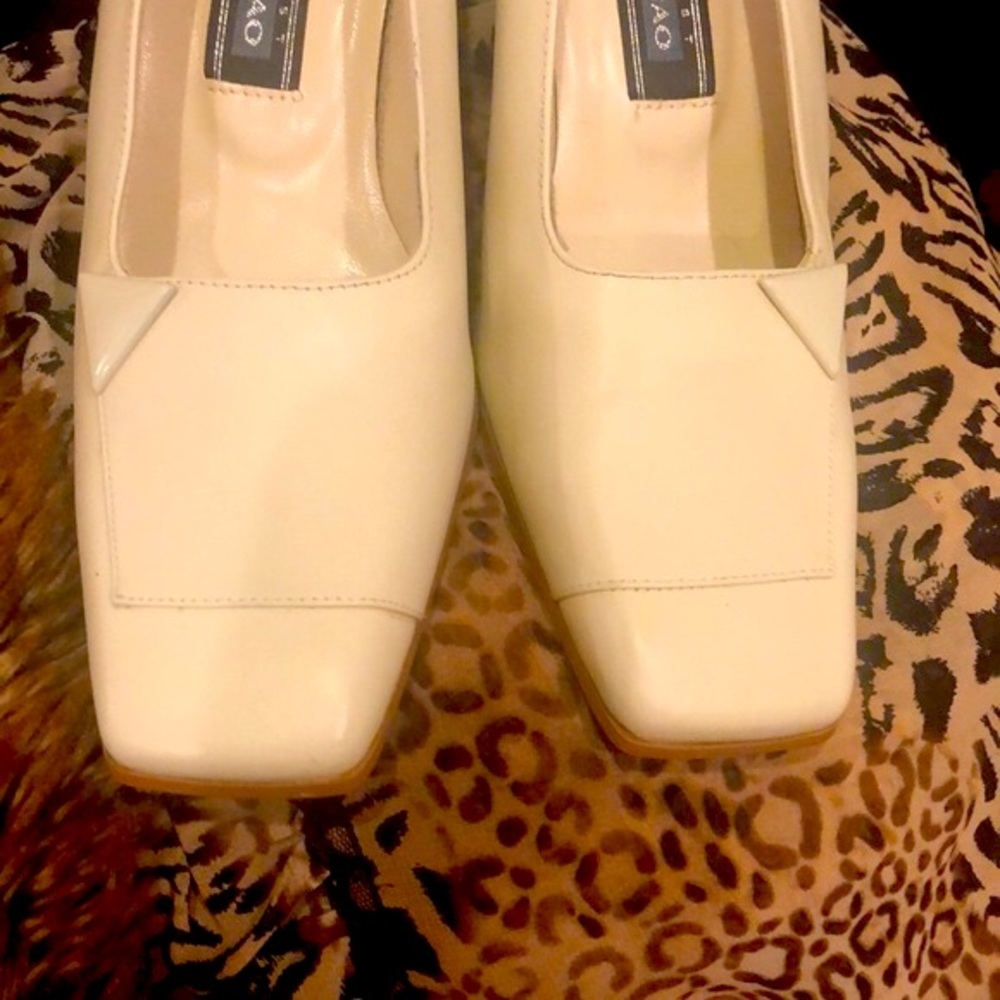 The “Perfect” Shoe, - Picture 4 of 8